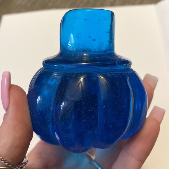 Blue glass pumpkin carving - Picture 4 of 5
